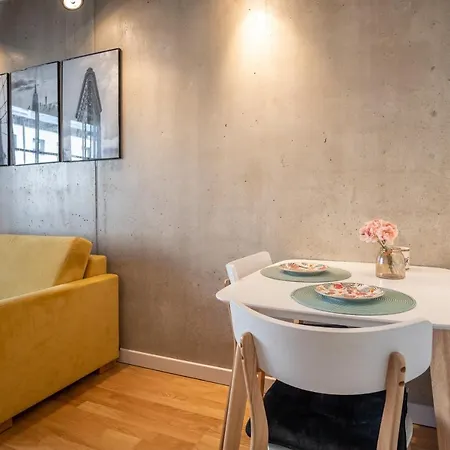 Apartment Dream - Exclusive With Balcony By Seaside